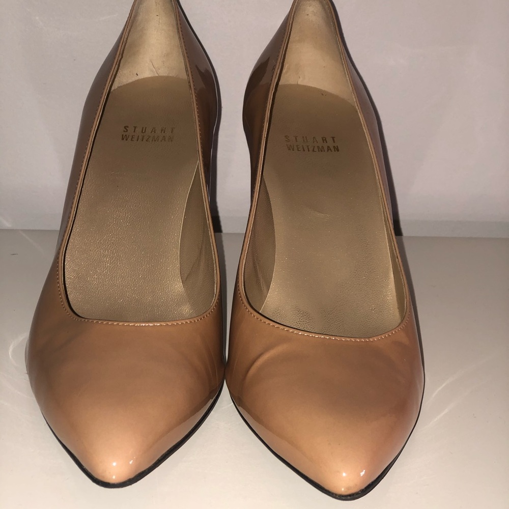 Stuart Weitzman nude patent heels. Size 9.